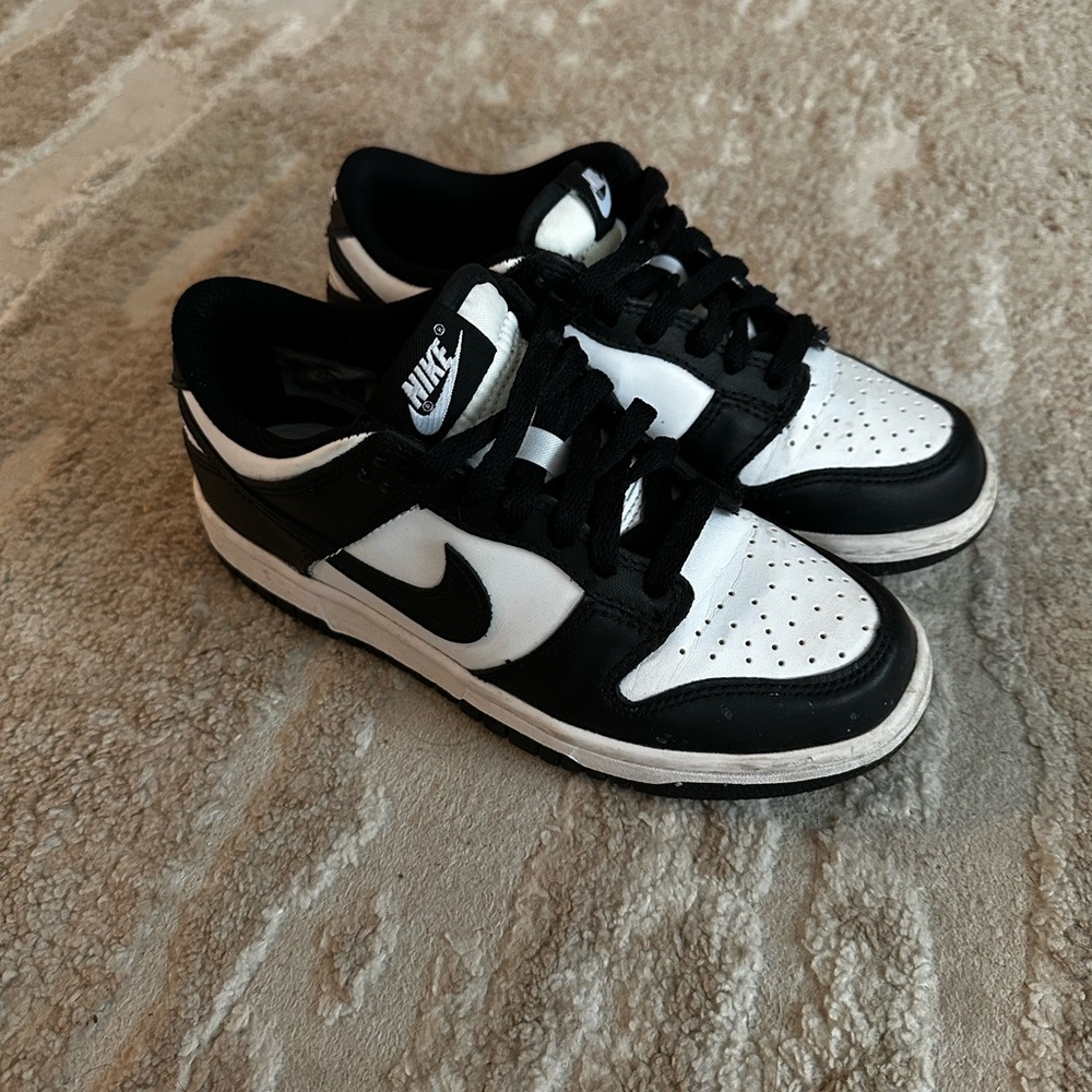 Nike Panda Dunks